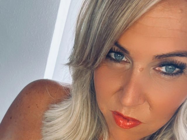 AurelieNoir´s Oma Camsex Live